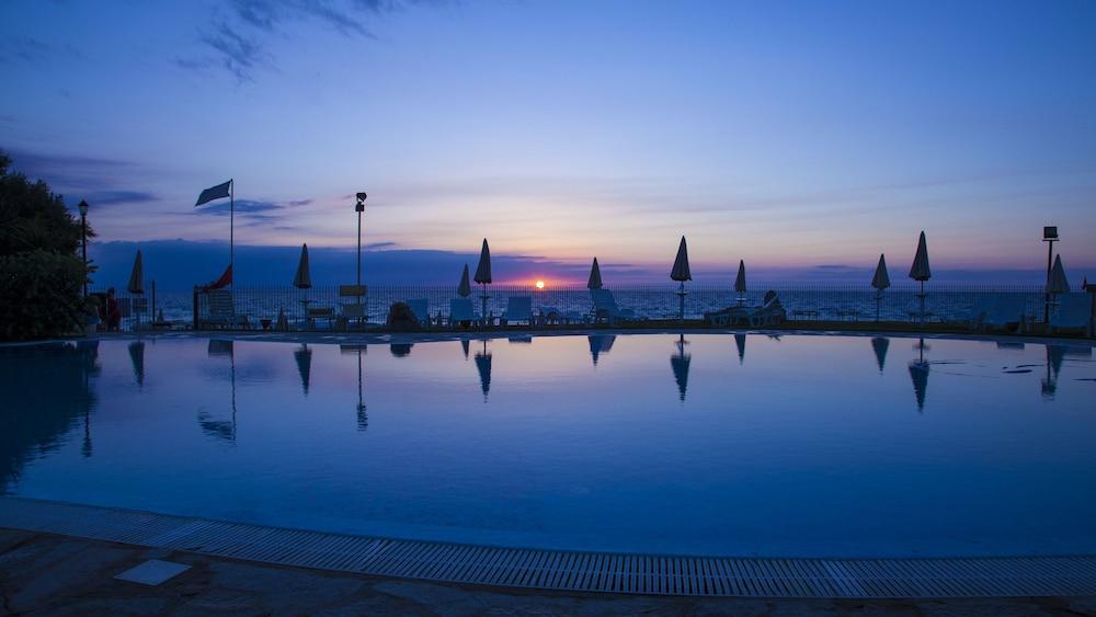 Bv Borgo Del Principe Hotel Zambrone Buitenkant foto